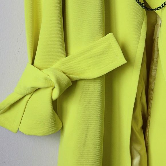 💥💥SOLD💥💥WOMEN'S NEON YELLOW BELTED TRENCH COAT - Picture 5 of 10